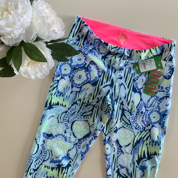 SOLD - NWT size L Lilly Pulitzer Luxletic leggings - Picture 2 of 3